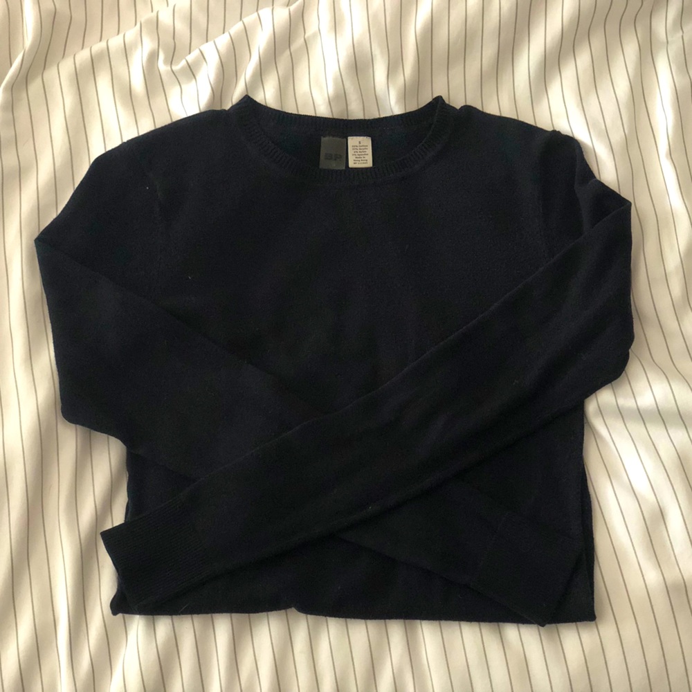 Pullover sweater size S Black